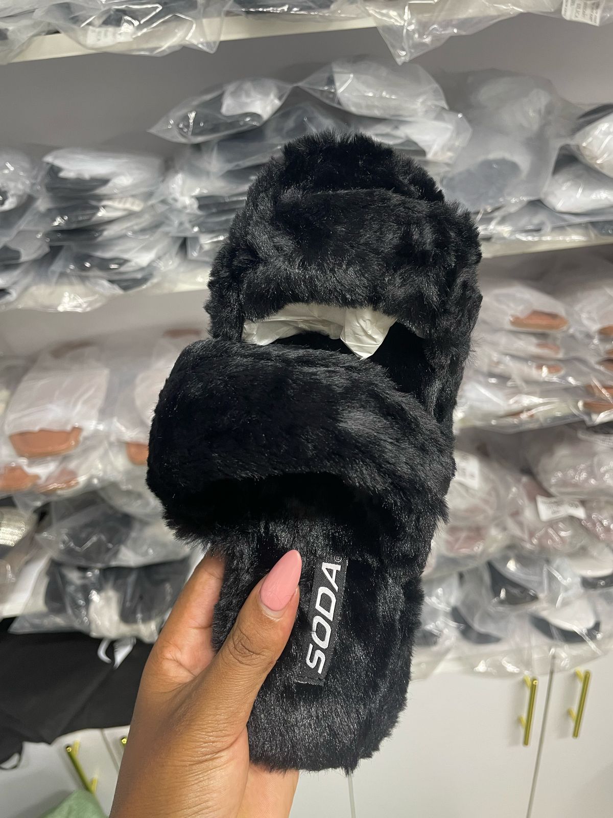 Cozy Fluffy Sandals Slides for Women Indoor and Outdoor Wear