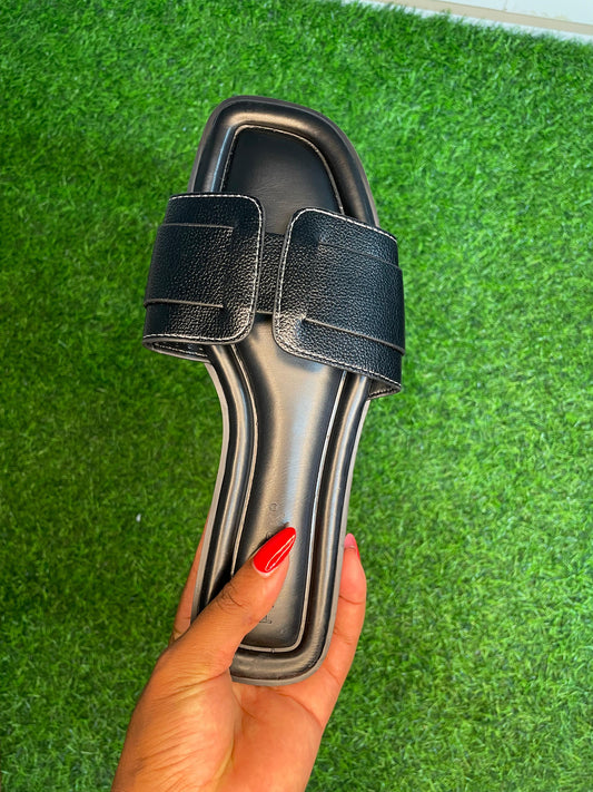 Elegant Square-Toe Cushioned Flat Sandal Summer Black